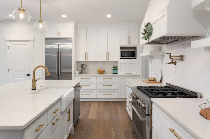 Standard vs. Full Backsplash: Which is Right for Your Kitchen?